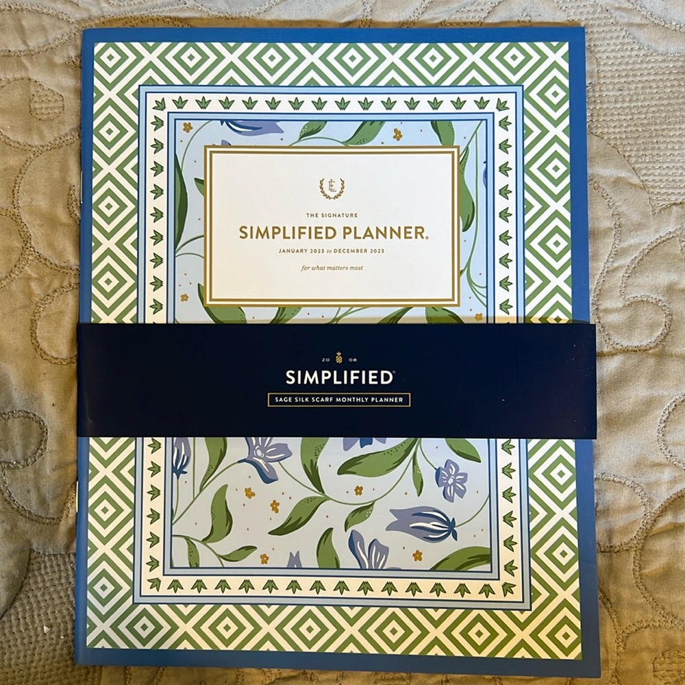 2023 Simplified monthly planner: Sage Silk Scarf